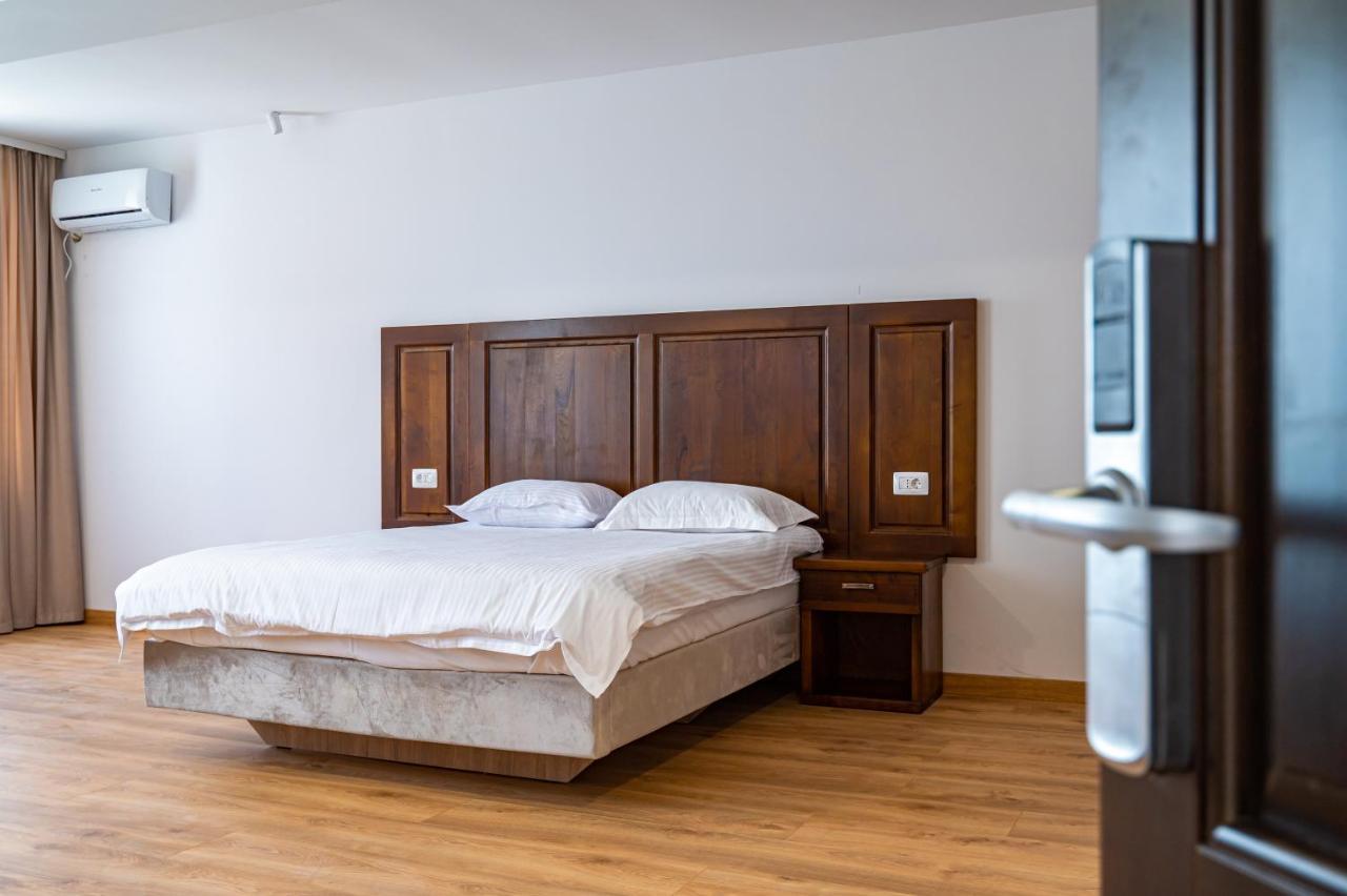 Hotel Voyager à Năvodari Extérieur photo