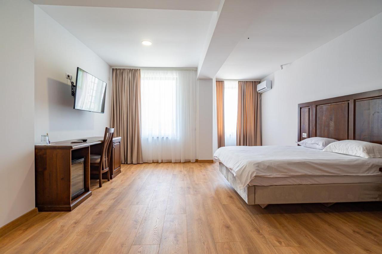 Hotel Voyager à Năvodari Extérieur photo