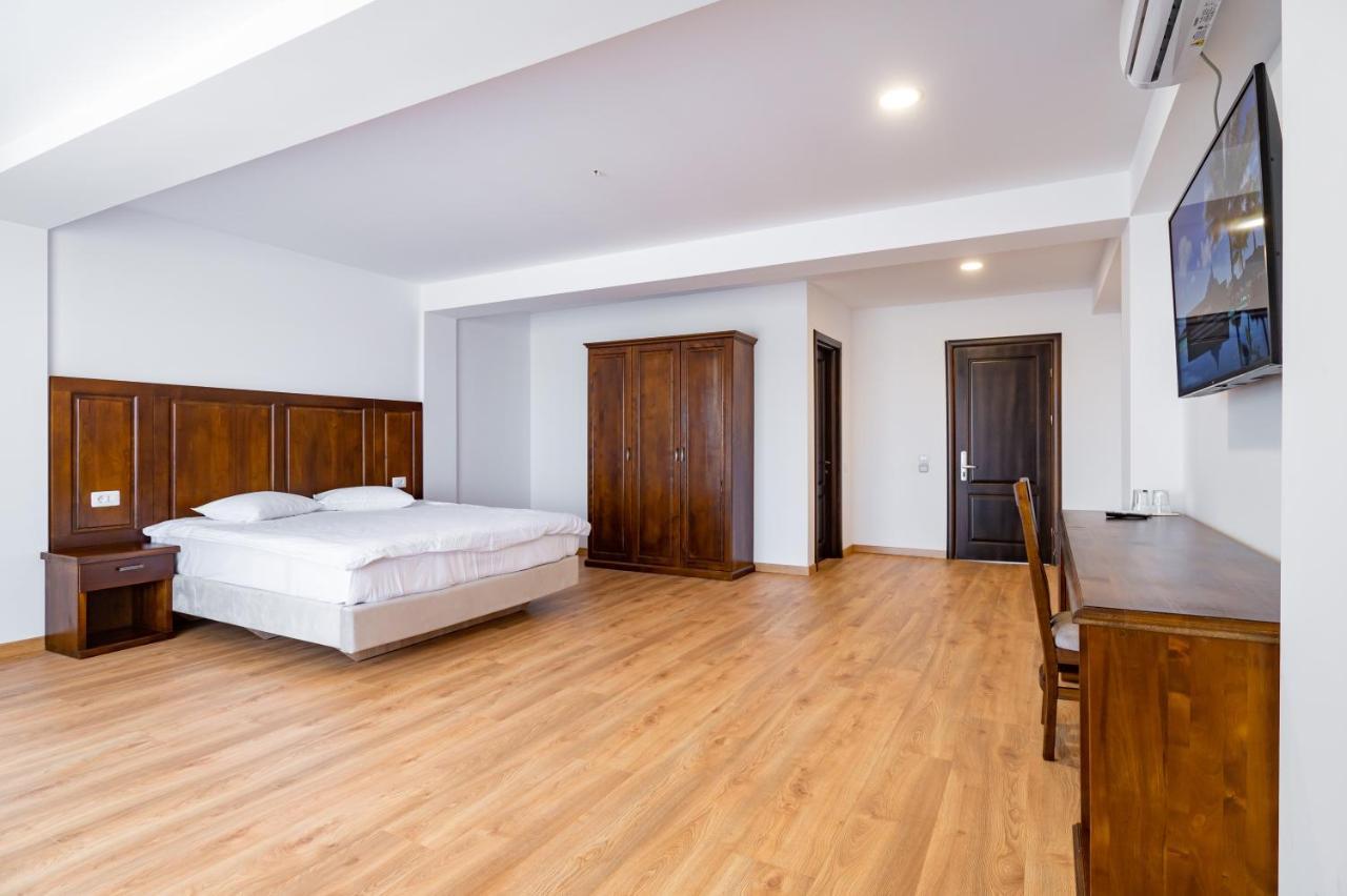 Hotel Voyager à Năvodari Extérieur photo