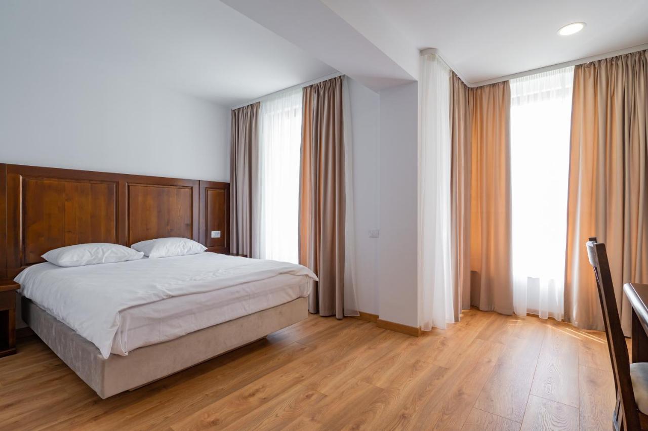 Hotel Voyager à Năvodari Extérieur photo