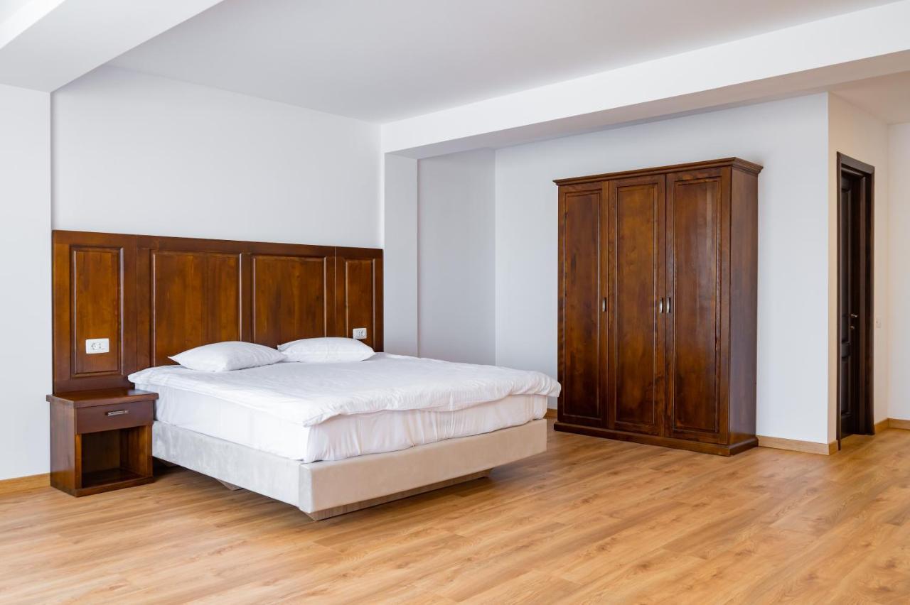 Hotel Voyager à Năvodari Extérieur photo