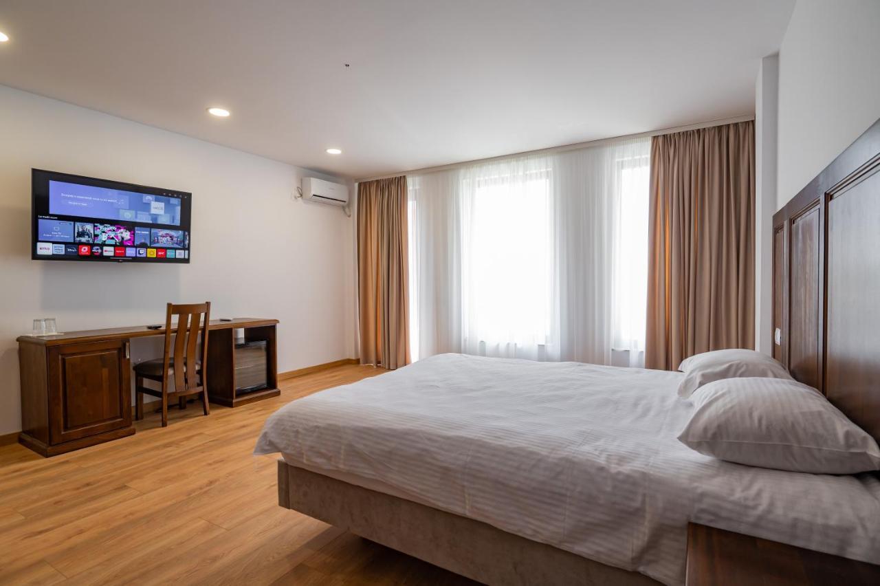 Hotel Voyager à Năvodari Extérieur photo