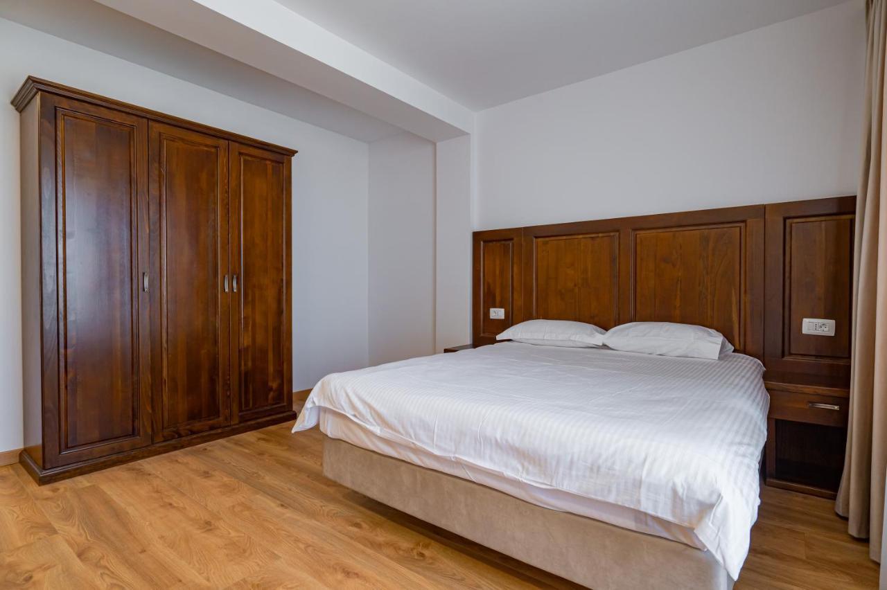 Hotel Voyager à Năvodari Extérieur photo
