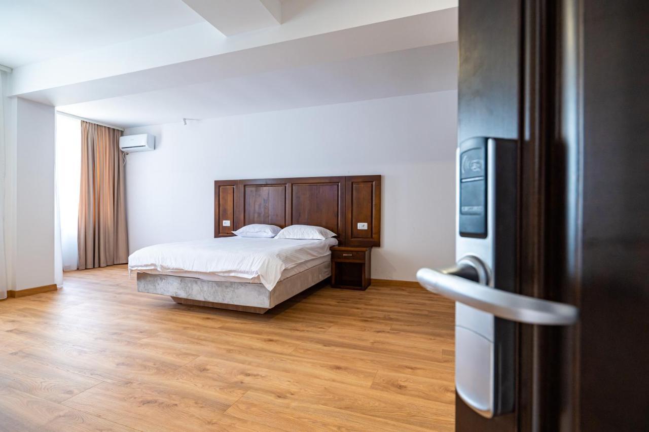 Hotel Voyager à Năvodari Extérieur photo