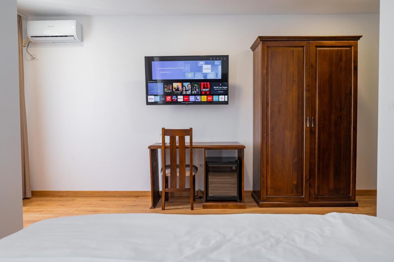 Hotel Voyager à Năvodari Extérieur photo