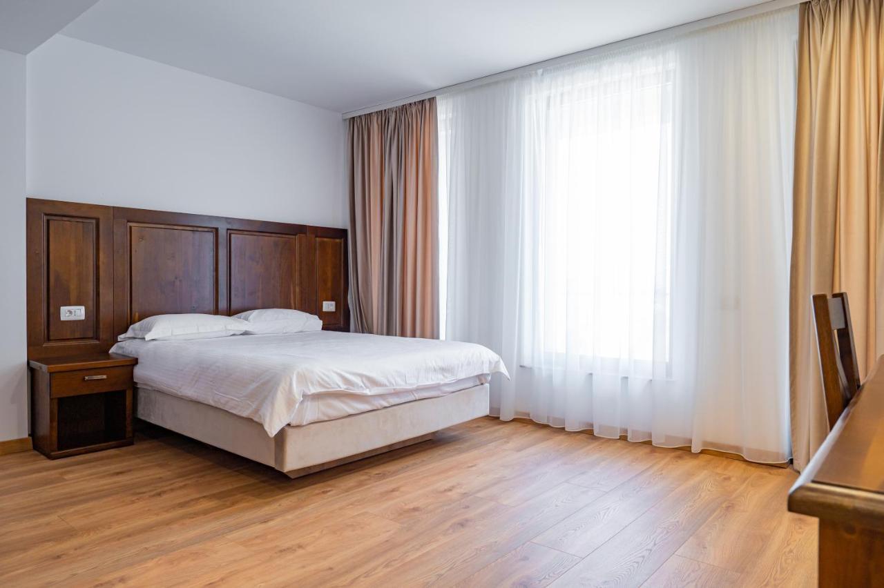 Hotel Voyager à Năvodari Extérieur photo