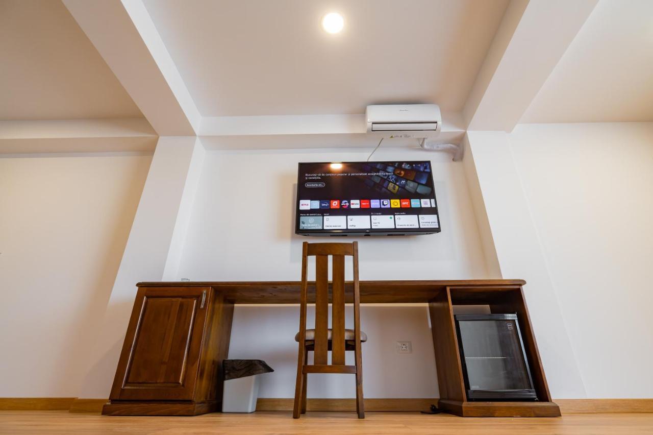 Hotel Voyager à Năvodari Extérieur photo