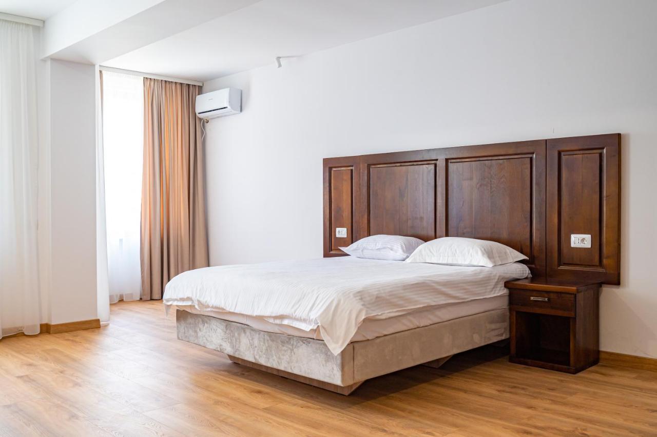 Hotel Voyager à Năvodari Extérieur photo