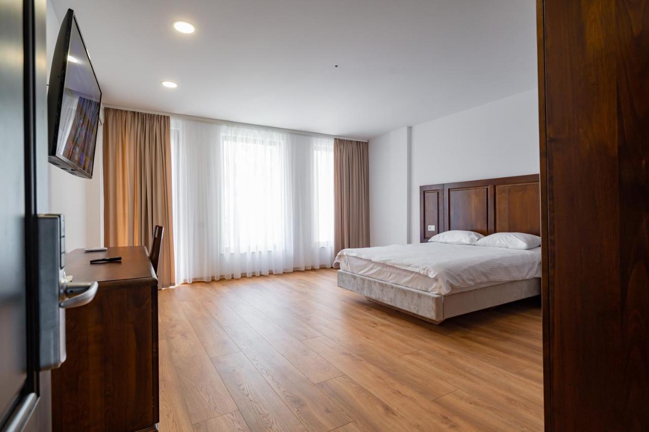 Hotel Voyager à Năvodari Extérieur photo