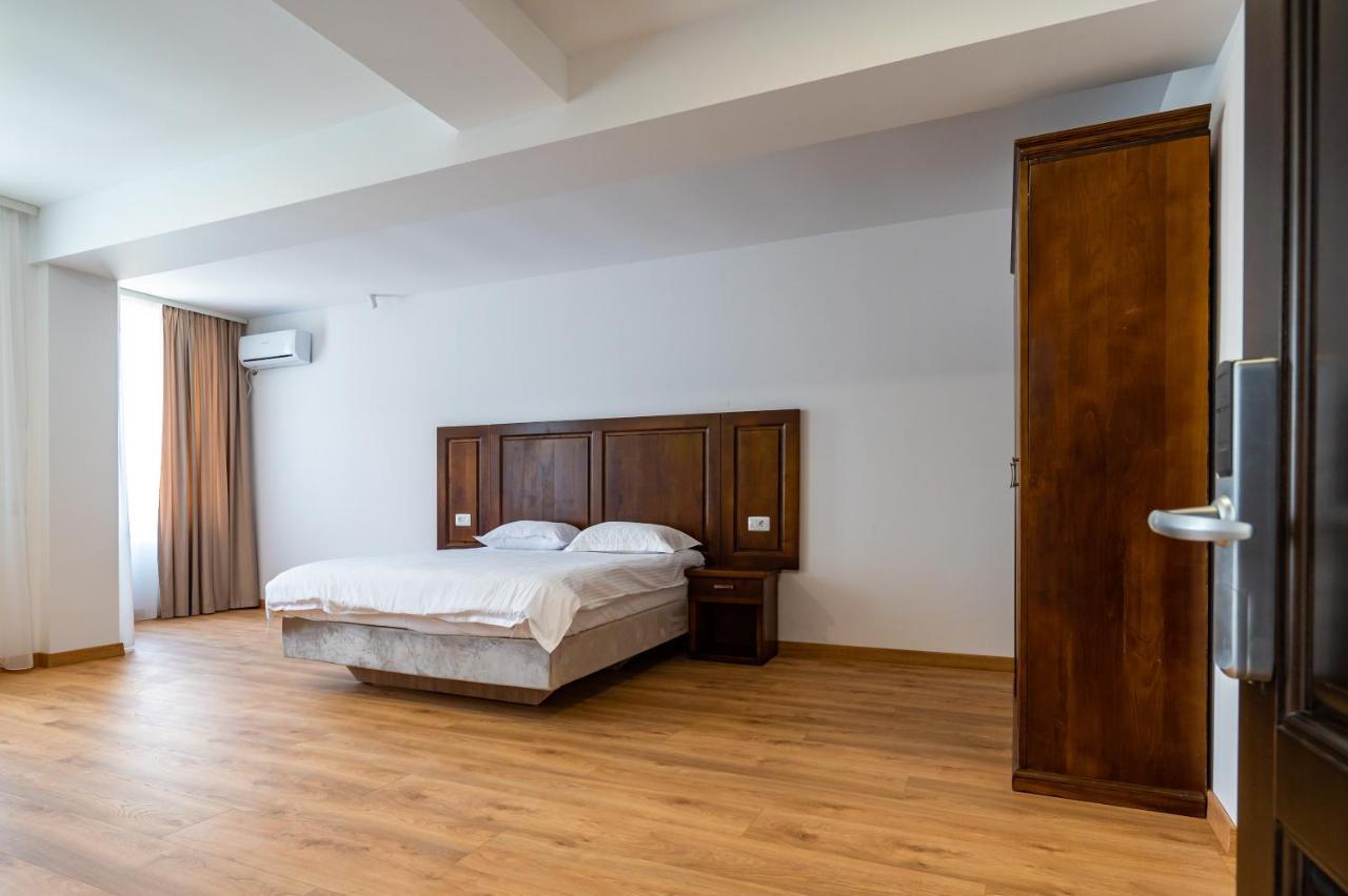 Hotel Voyager à Năvodari Extérieur photo