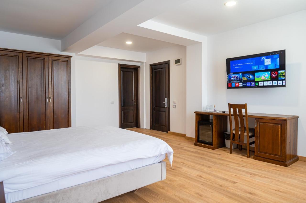 Hotel Voyager à Năvodari Extérieur photo