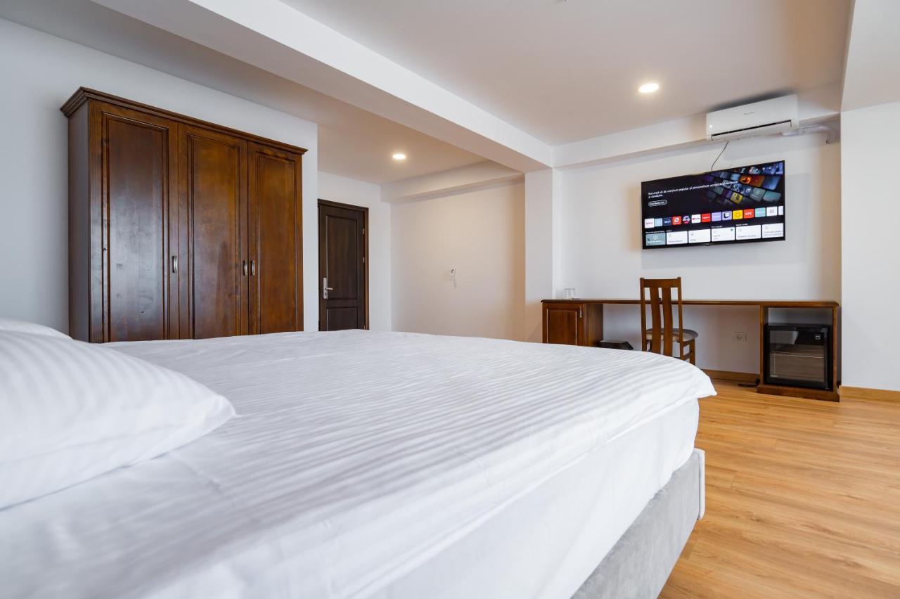 Hotel Voyager à Năvodari Extérieur photo