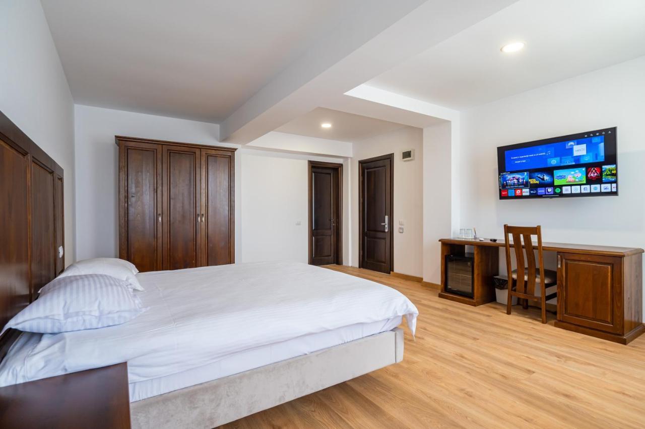 Hotel Voyager à Năvodari Extérieur photo