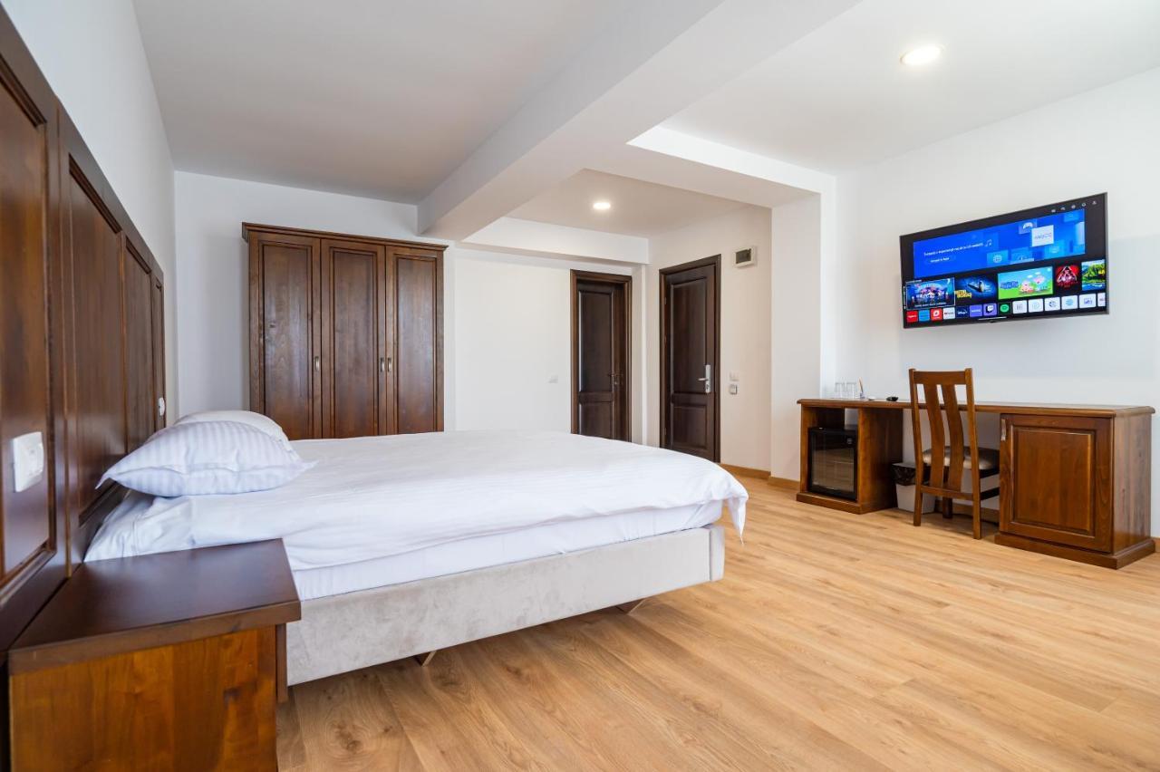 Hotel Voyager à Năvodari Extérieur photo