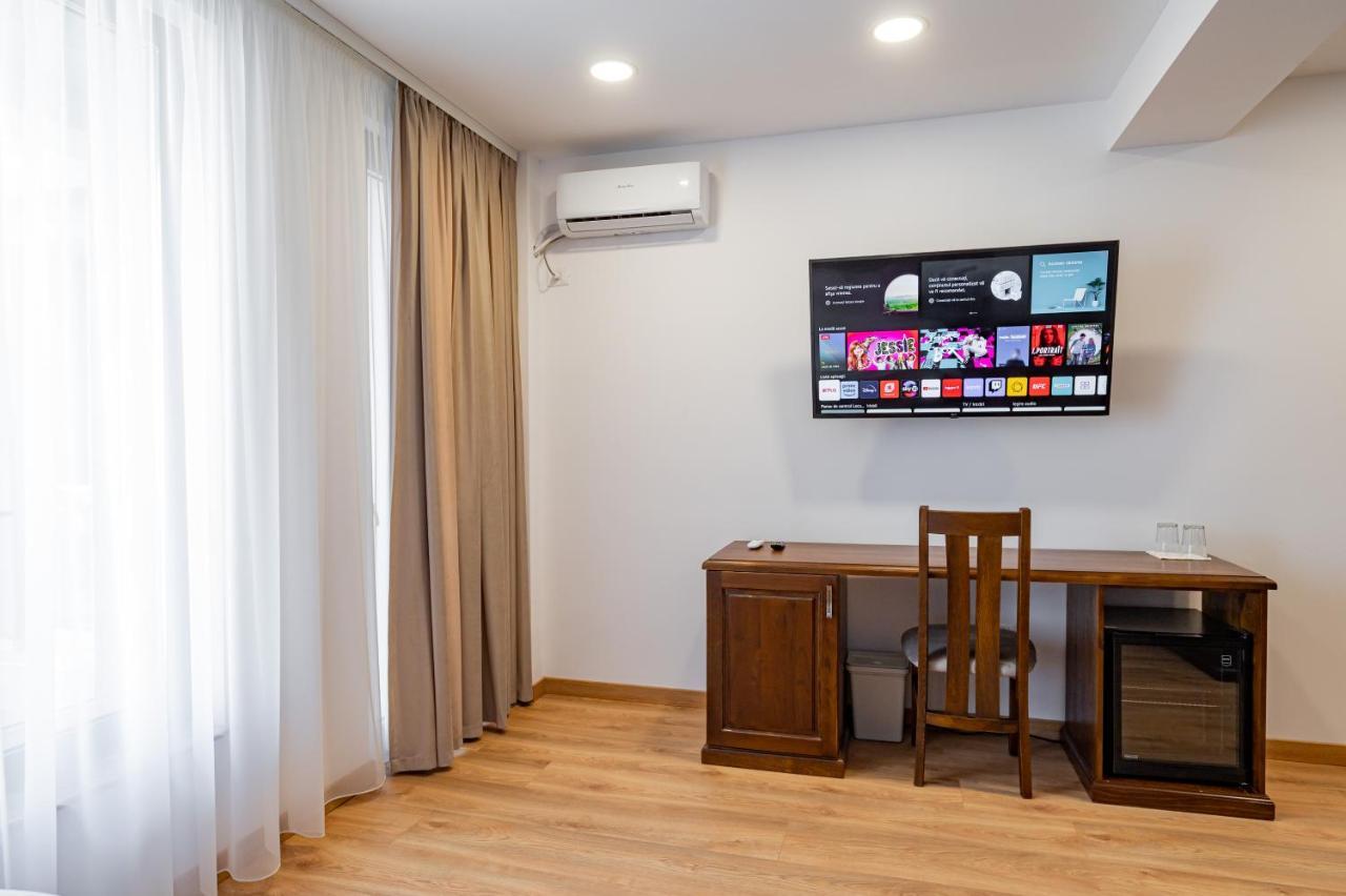 Hotel Voyager à Năvodari Extérieur photo