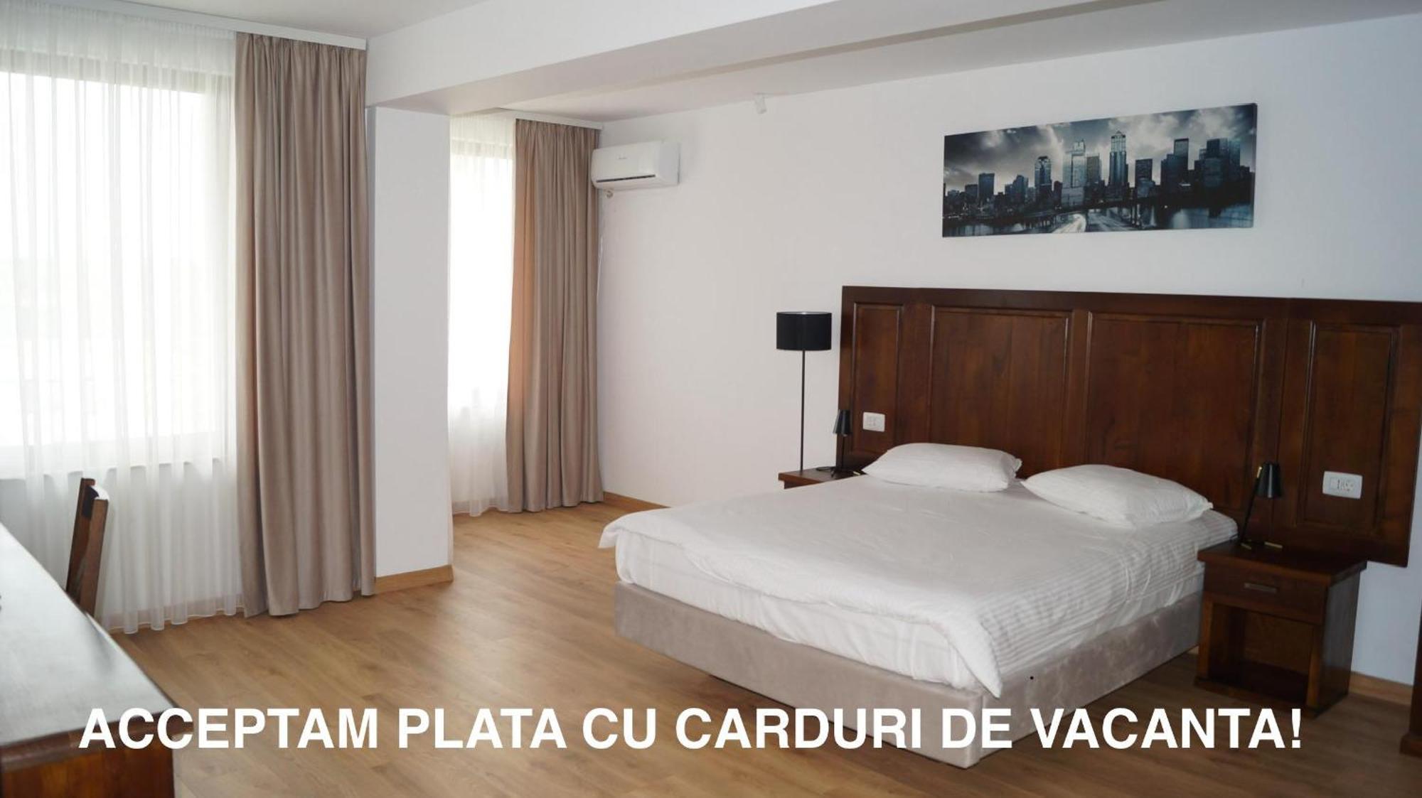 Hotel Voyager à Năvodari Extérieur photo